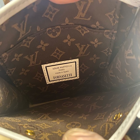 Louis Vuitton Petit Sac Plat bag and charm - Picture 5 of 7